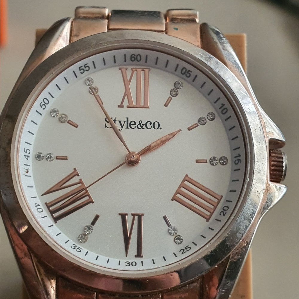 🦋10/$20🦋 Style&Co Goldtone/White  Stainless Steel Women's Watch